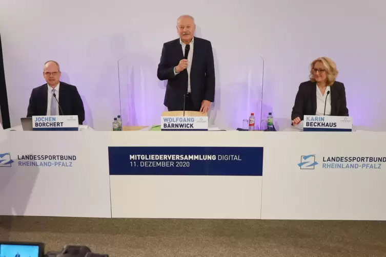 Öfter mal was Neues: Bei der digitalen LSB-Mitgliederversammlung mit Präsident Wolfgang Bärnwick (Mitte), seinem Vorgänger Joche