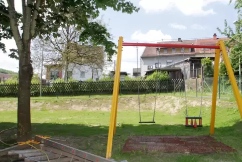 Der Lambsborner Kindergarten – hier ein Foto der Außenanlage aus dem Jahr 2013 – hat einen einfachen Weg gefunden, mehr Platz zu
