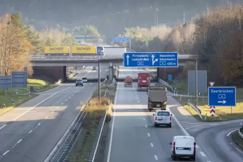 Autobahnkreuz Landstuhl West, A6/A62.