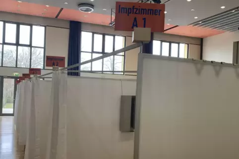 Kostenfaktor: neues Impfzentrum. Kostenfaktor: neues Impfzentrum.