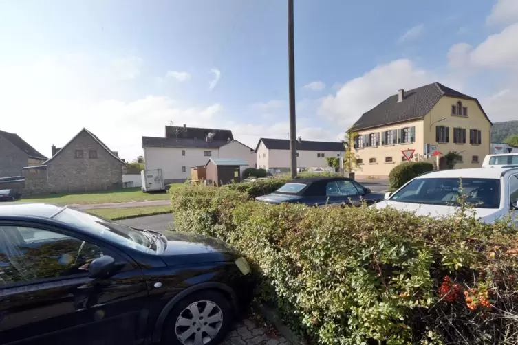 Zum geplanten Verkauf des gemeindeeigenen Parkplatzes am Ortseingang Forsts wird es einen Bürgerentscheid geben. 