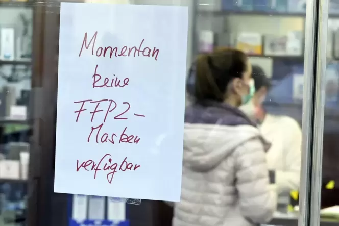 Eine Aufnahme aus dem Stadtteil Süd. Die kostenlosen FFP2-Masken sind in vielen Apotheken in der Stadt Mangelware. Wer möchte, k Eine Aufnahme aus dem Stadtteil Süd. Die kostenlosen FFP2-Masken sind in vielen Apotheken in der Stadt Mangelware. Wer möchte, k