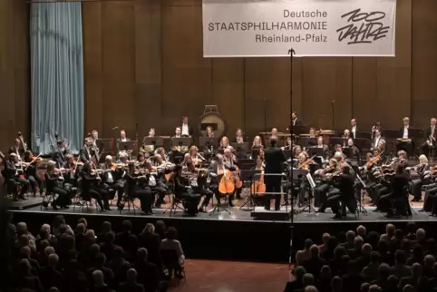 Das Jubiläumskonzert der Staatsphilharmonie am 16. Februar im Ludwigshafener Pfalzbau wird über Weihnachten von RNF ausgestrahlt