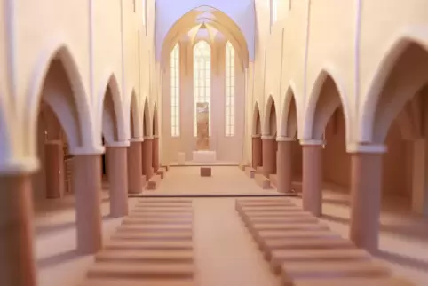 Ein Modell zeigt, wie sich die Architekten die Blickachse zum Chor der Stiftskirche vorstellen. 