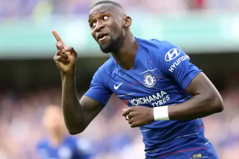 Antonio Rüdiger regt an, „dass in den Jahresrückblicken 2020, die bald wieder anstehen, nicht irgendwelche Sportler oder Schausp