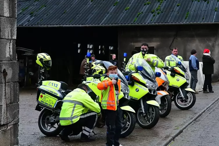 Die Motorradstaffel des DRK Contwig begleitete den Konvoi.