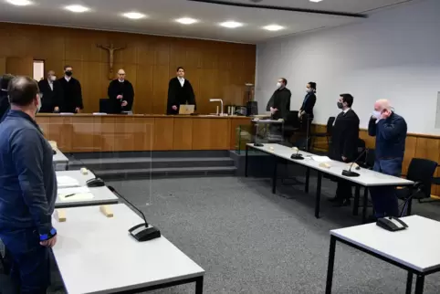 Am Freitag begann in Saarbrücken der Prozess gegen den 81-Jährigen, der seinen 55-jährigen Nachbarn mit einer Machete traktiert 