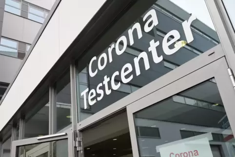 Lieber hier testen lassen: Ein Corona-Testcenter, unser Bild zeigt das in Pirmasens.