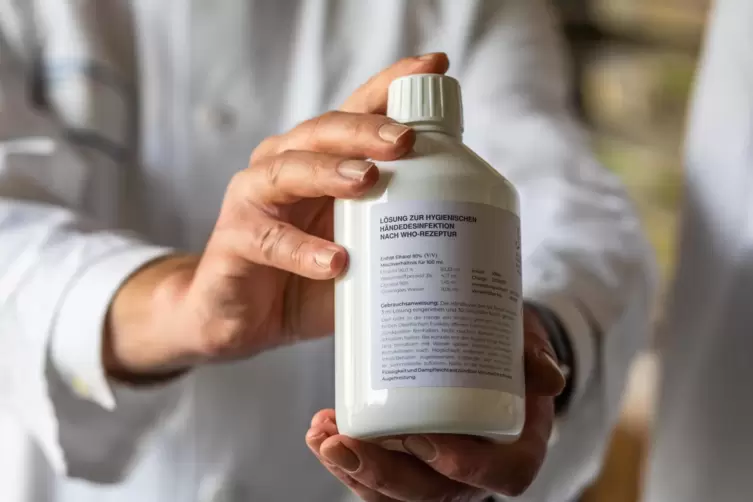 Zu Beginn wurde auch mal das Desinfektionsmittel knapp. Kein Wunder, dass die Menschen sich auf der Suche nach einem Hygieneschn