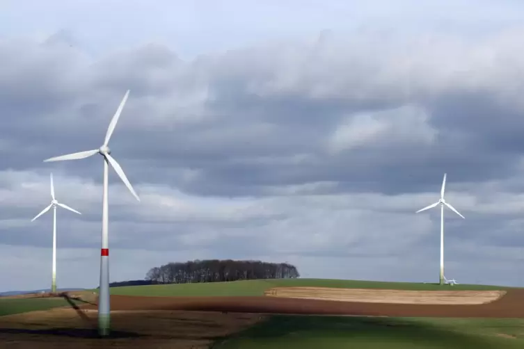 Bei Rothselberg drehen sich schon lange die Windräder. 