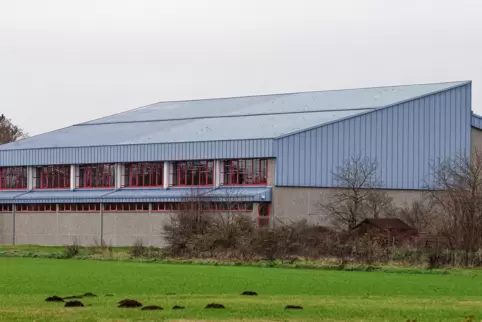 Für die nächste Zeit keine Sporthalle mehr, sondern Impfzentrum: In der neuen Kreissporthalle in Schifferstadt ist alles bereit.