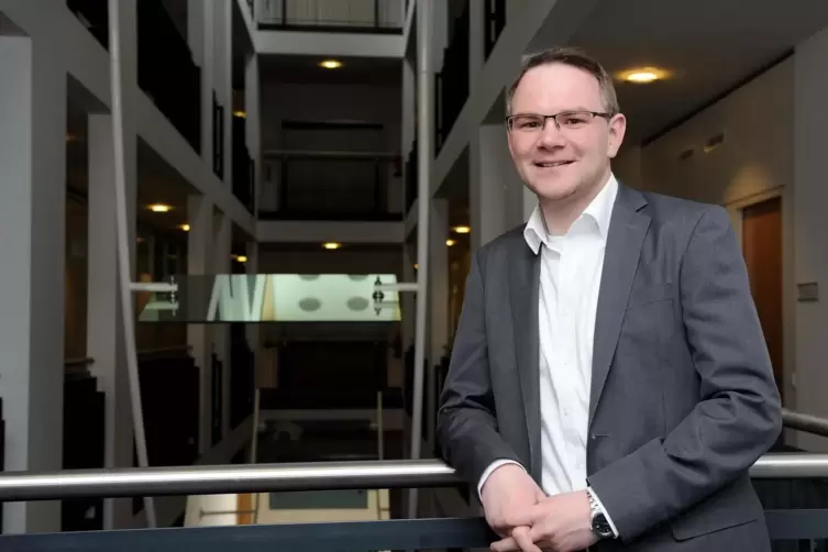In der SPD-Landtagsfraktion als Parlamentarischer Gesch&auml;ftsf&uuml;hrer an zentraler Position: Martin Haller aus Lambsheim.
