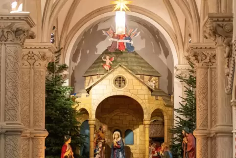 Krippen – hier im Dom zu Osnabrück – zieren unsere Gotteshäuser. 