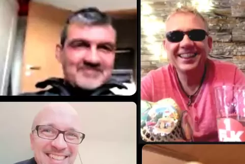 Teil 1 der Grabowsky-Videokonferenz vor Weihnachten: Schlagzeuger Erhan Yilmazlar (links oben) und die Sänger Olli Herrmann (rec