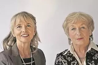 Gabriele Engel (links) und Ursula Klotmann praktizieren als systemische Therapeutinnen in Neustadt.