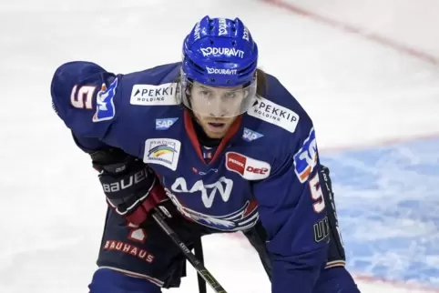In gespannter Erwartung des Pucks: Björn Krupp.