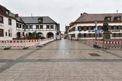 Marktplatz und Marktstraße bilden jetzt optisch eine Einheit.