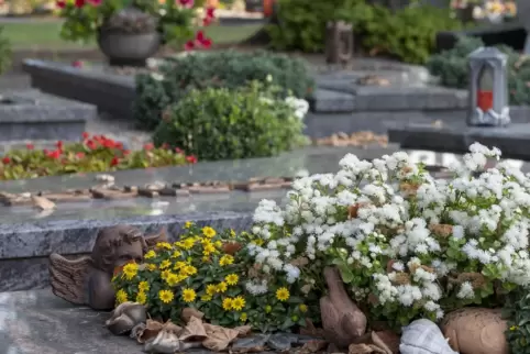 Tatort Friedhof: In Zeiskam wurde eine Frau überfallen.