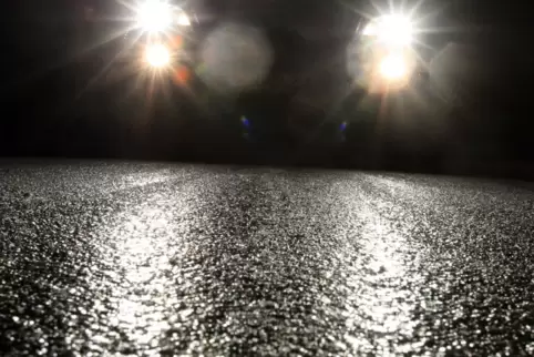 Achtung, in der Pfalz können die Straßen glatt werden an Heiligabend. 