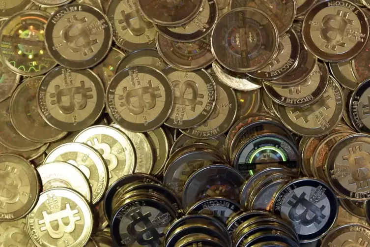 Eigentlich ist der Bitcoin eine Digitalwährung. Bitcoin-Münzen gibt es trotzdem.