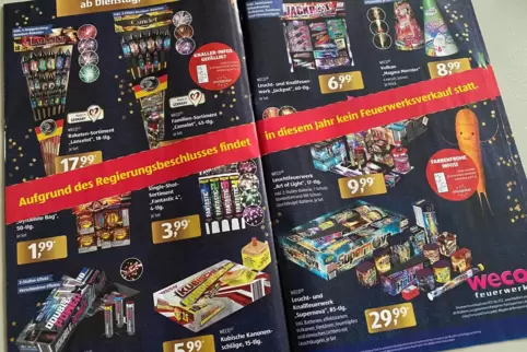 Aldi-Prospekt mit Feuerwerkswerbung.