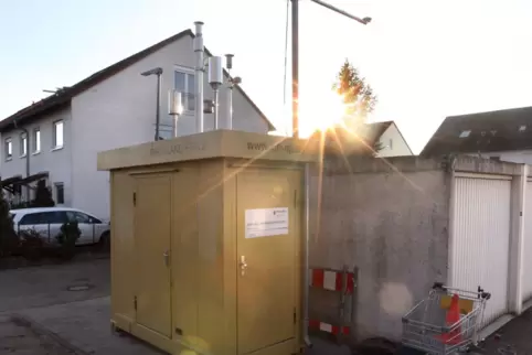 Gelber Container: Station im Meisenweg. 