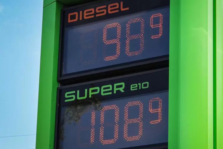 Im April war der Dieselpreis teils auf unter 1 Euro pro Liter gesunken. Diese Zeiten sind nun vorbei. 
