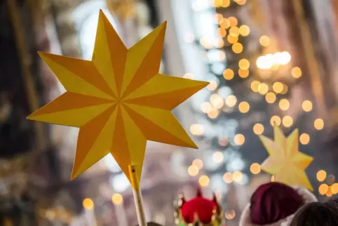 Sind dieses Jahr nicht von Haus zu Haus unterwegs: die Sternsinger. Stattdessen erhalten die Bürger den Segensspruch zum Selbsta