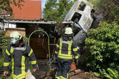Er habe den Dacia im Mai gestohlen, aber nicht in Brand gesetzt, so der Angeklagte vor Gericht