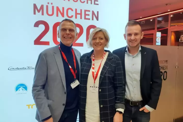 Da war Corona noch weit weg: Lux-Kinochef Christian Kaltenegger (links) mit Sohn Sebastian und Betriebsleiterin Katja Stunz im J
