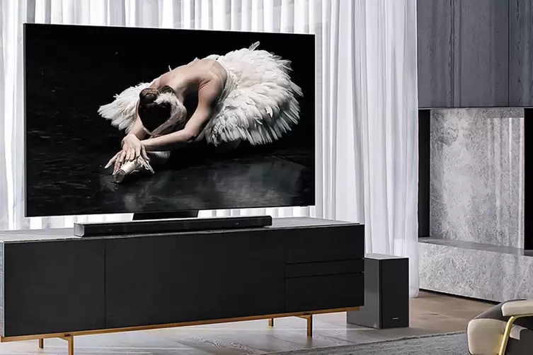 Ein neuer 4K-Fernseher entfaltet seine Pracht eigentlich erst bei 65 Zoll. Samsung bietet in dem Format sogar ein 8K-Gerät. Die 