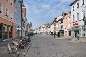 Wenig los: Dieses Bild der Maximilianstraße entstand während des ersten Lockdowns im März 2020. In Speyer sind die Menschen eine Wenig los: Dieses Bild der Maximilianstraße entstand während des ersten Lockdowns im März 2020. In Speyer sind die Menschen eine