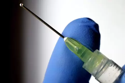 Ab Montag, 4. Januar, können laut Gesundheitsministerium im Saarland wieder Impftermine gebucht werden.