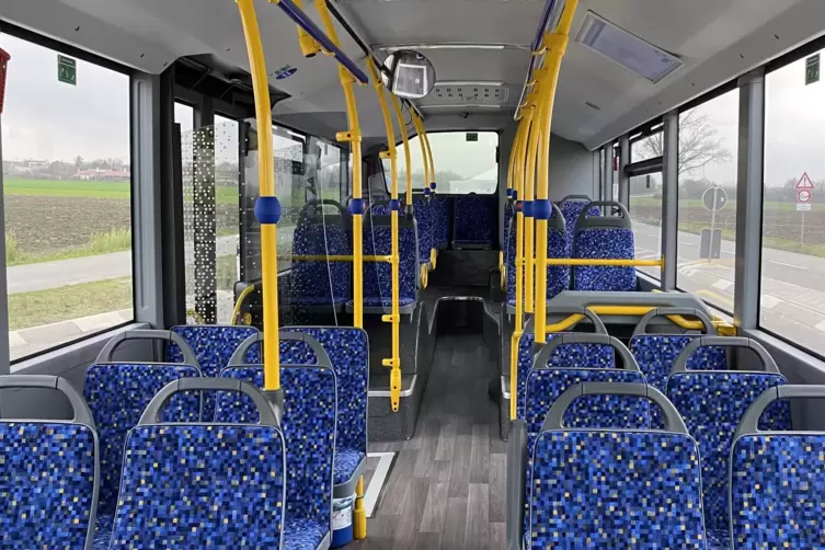 Ger&auml;umig: Die neuen Mercedes-Busse von D&uuml;rk Reisen bieten 38 Sitz- und bis zu 45 Stehpl&auml;tze. 