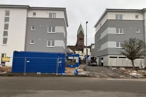 Deutlicher Baufortschritt: 28 barrierefreie Wohnungen entstehen zurzeit „In den Hanfgärten“ in zentraler Lage in Ramstein. 