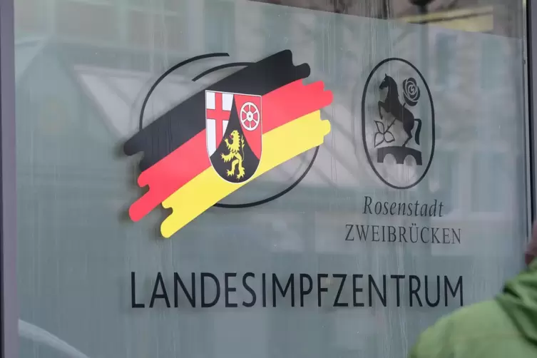 Weil nur wenig Impfstoff zur Verf&uuml;gung steht, konnten am ersten Tag nur 63 Personen geimpft werden.