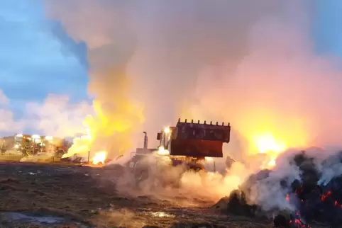 Ein Heuballenbrand hielt die Feuerwehr im Juli auf Trab. 