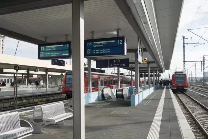 Realisiert wurde vom Mannheimer Knotenausbauprogramm bisher nur der neue Bahnsteig F mit den Gleisen 11 und 12.
