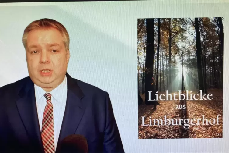 R&uuml;ckblick in Wort und Bild: B&uuml;rgermeister Andreas Poign&eacute;e. 