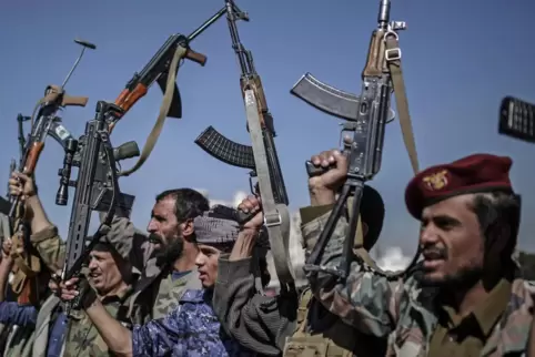 Die Huthi-Rebellen kämpfen im Jemen gegen die Regierung, die von Saudi-Arabien unterstützt wird. 