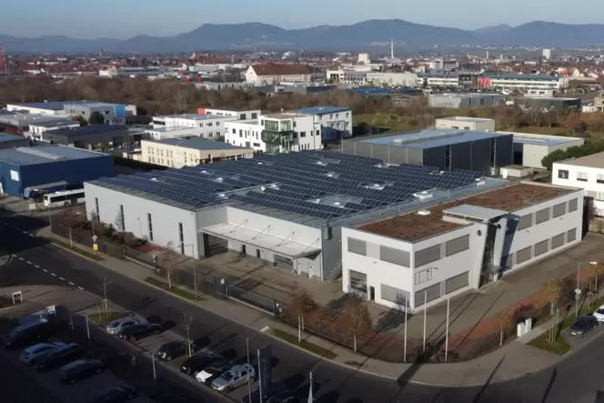 Nach RHEINPFALZ-Informationen wird in diesem Gebäude in der Albert-Einstein-Straße das zweite Impfzentrum in der Südpfalz entste