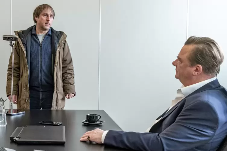 Verd&auml;chtig: Peter Kurth (rechts) als Fleischfabrikant mit Bjarne M&auml;del in &bdquo;S&ouml;rensen hat Angst&ldquo;. 