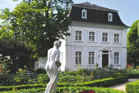 Der barocke Stengelpavillon im Rosengarten in Ottweiler.