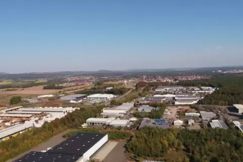 Neuzugänge im Industriezentrum Westrich in Ramstein-Miesenbach: Amazon und die Dr. Almonds Nutrition GmbH bauen neu. In das Gebä