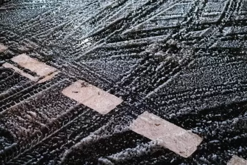 Achtung! Glatte Straßen in Teilen der Pfalz.
