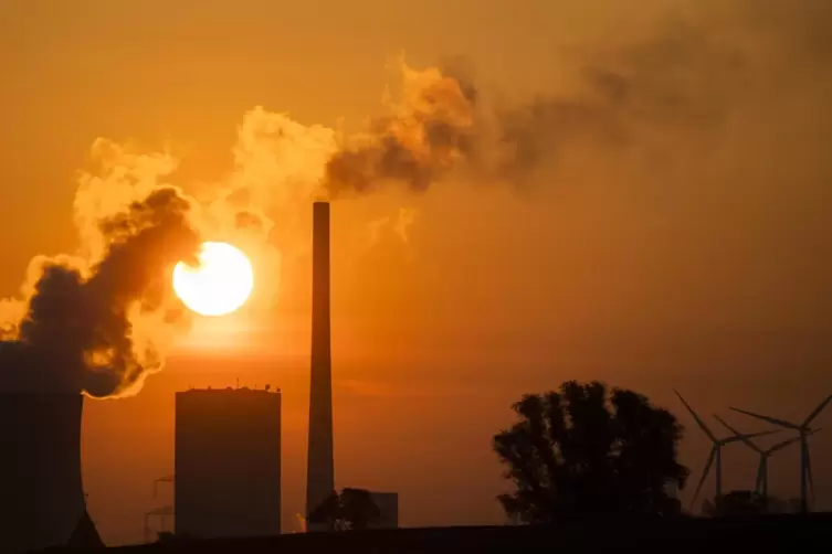Klimafeindliche und klimafreundliche Erzeugung von Energie Seit&rsquo; an Seit&rsquo;.