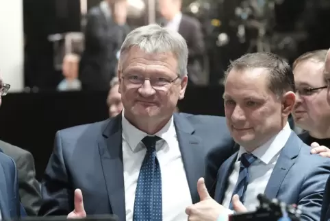 Gute Miene: Jörg Meuthen und Tino Chrupalla Ende 2019 nach dem AfD-Bundesparteitag. Die biden Vorsitzenden sind gespalten in der
