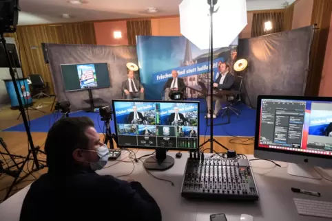 Das Wahlstudio der AfD im Raum der Landtagsfraktion. 