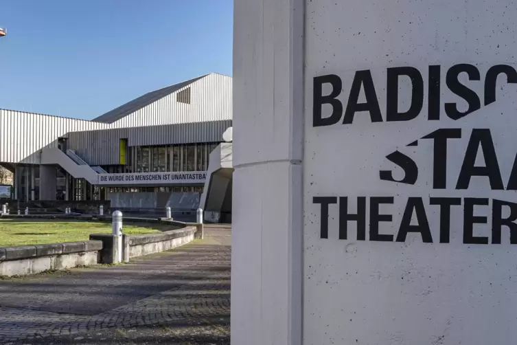 Seit die Proben am Badischen Staatstheater Karlsruhe im Januar eingestellt wurden, ist der Großteil des Ensembles in Kurzarbeit.