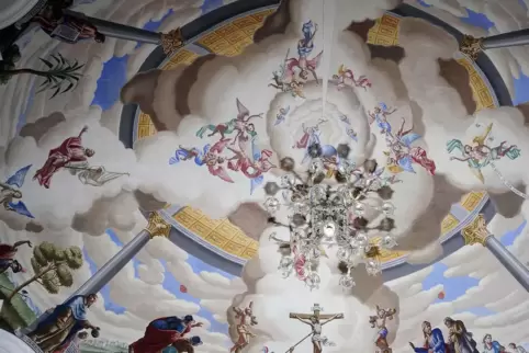 Deckengemälde in der Kirche in Schaidt. 